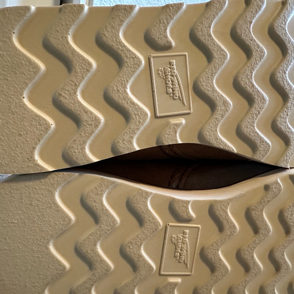 AS NEW women’s red wing moc toe boots 3376 sand Mojave rough out suede size 9.5 - Picture 12 of 14